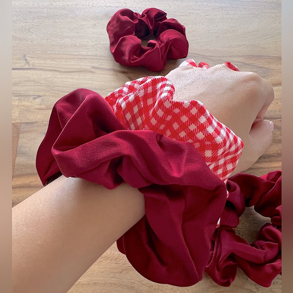 Red and Checkered Scrunchie Set - Picture 6 of 6